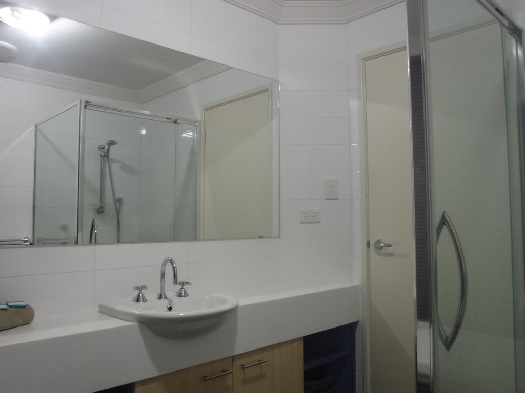 Port Denison Beach Resort Room photo